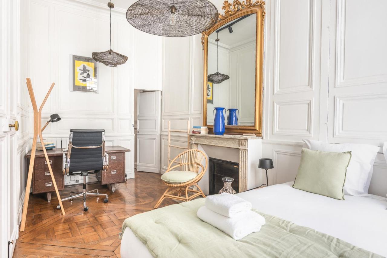 Apartamento Outstanding Parisian Flat In Heart Of Paris Center Exterior foto