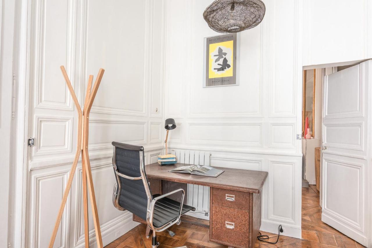 Apartamento Outstanding Parisian Flat In Heart Of Paris Center Exterior foto